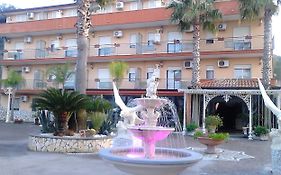 Hotel Happy Days